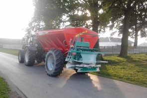 Разбрасыватель минеральных удобрений Agro-masz REWO 8200 Разбрасыватель минеральных удобрений Agro-masz REWO 8200