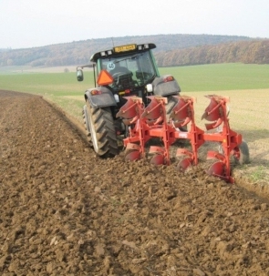 Плуг Sukov Downhil 850 3+1, с болтовой защитой, рама 120х120x10 Плуг Sukov Downhil 850 3+1, с болтовой защитой, рама 120х120x10