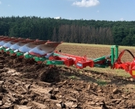 Оборотный полунавесной плуг Sukov ArcoAgro 6+ 180 (2 in 1) с болтовой защитой